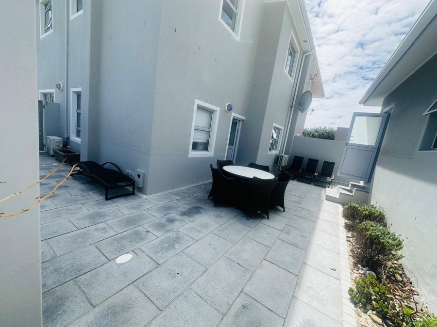 To Let 3 Bedroom Property for Rent in Big Bay Western Cape